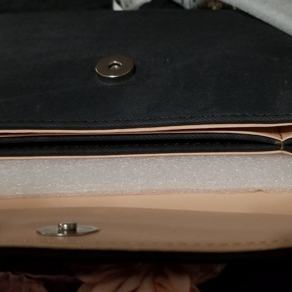 COPY - COPY - COPY - Pearl & Roses Handbag - Picture 8 of 11